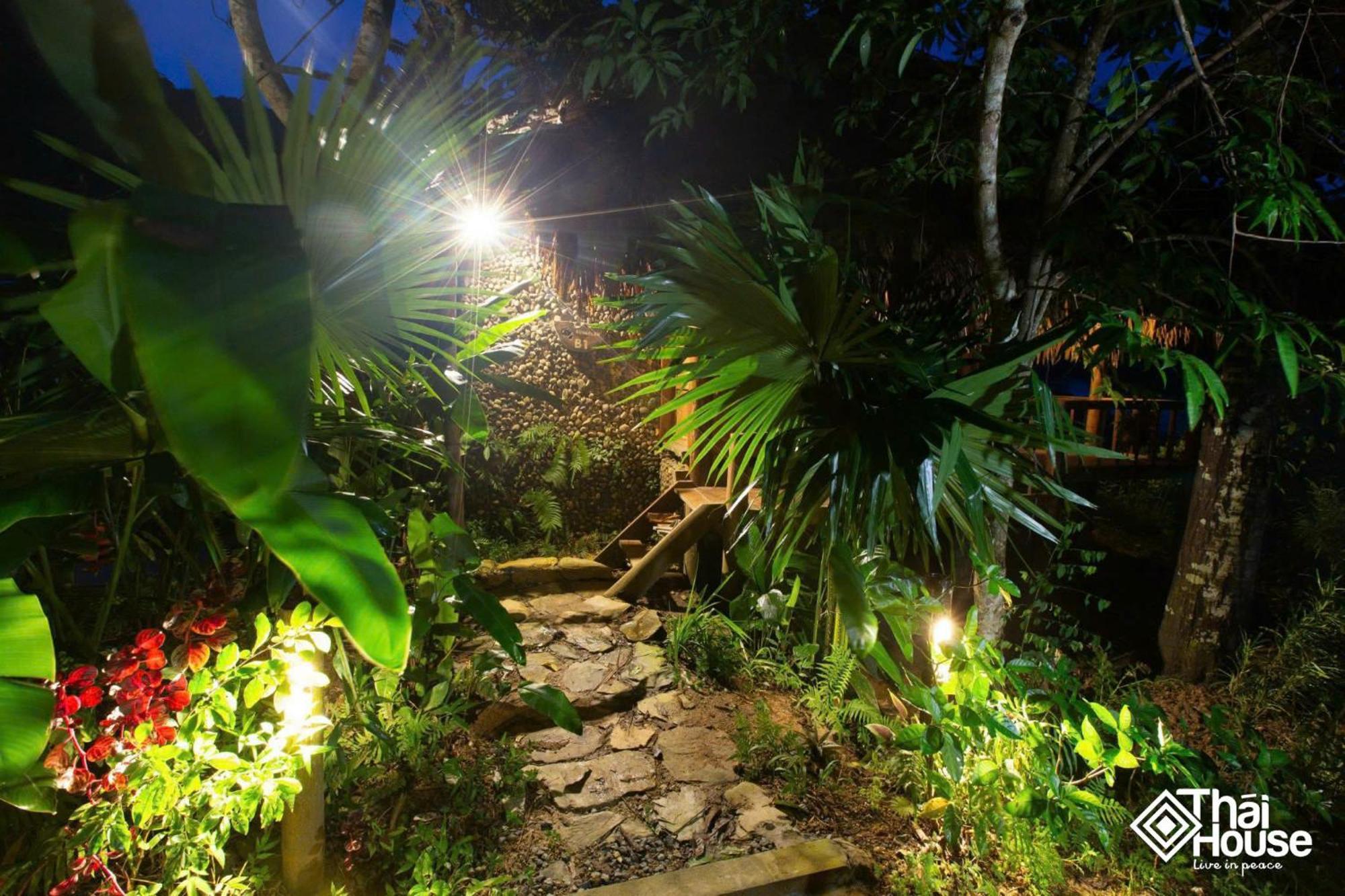 Thai House Pu Luong - Century Old Stilt House With Terrace Views Huong Ba Thuoc Екстериор снимка