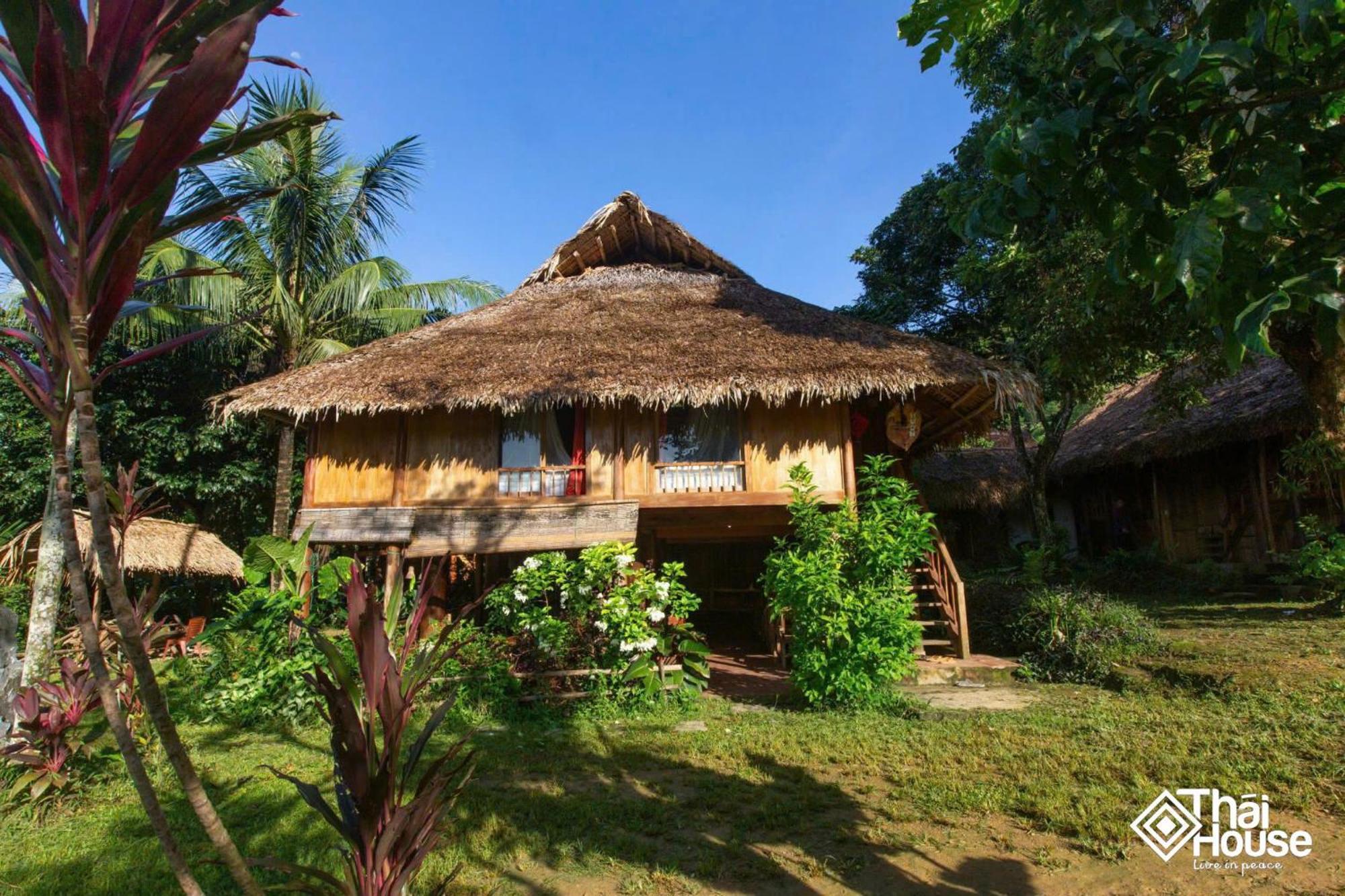 Thai House Pu Luong - Century Old Stilt House With Terrace Views Huong Ba Thuoc Екстериор снимка
